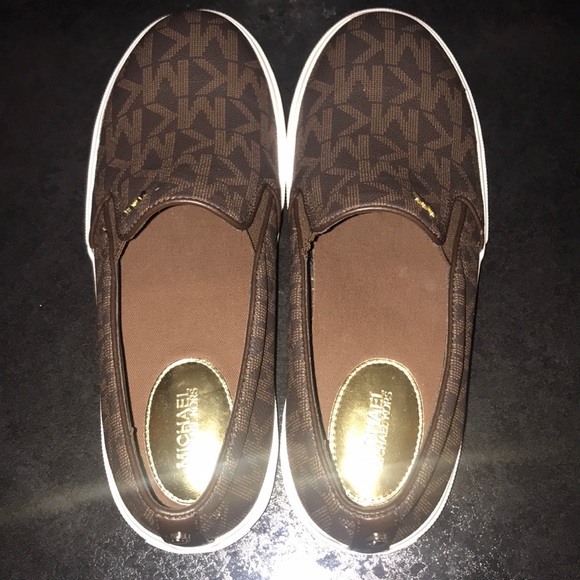 MICHAEL Michael Kors Shoes - NEW🌟HP🌟Michael Kors Keaton canvas slip-on shoes